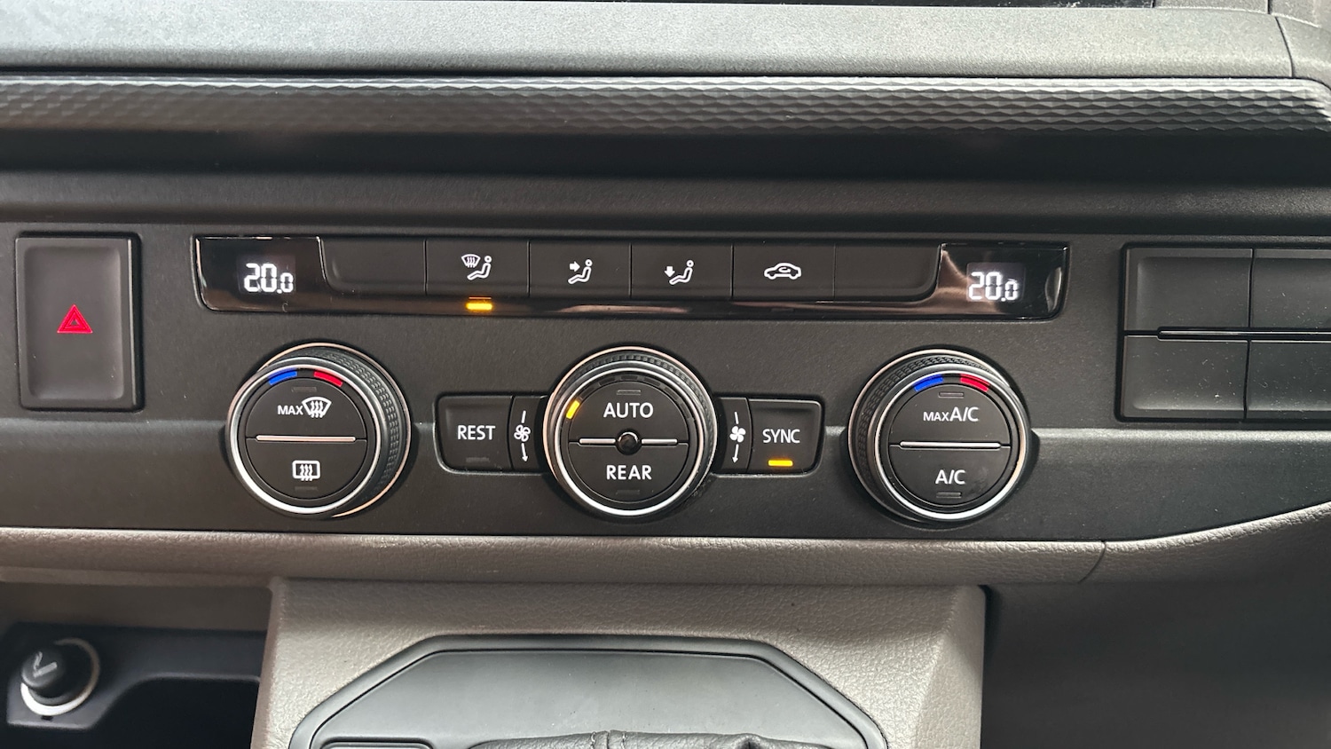 Used Volkswagen Transporter Shuttle 2020 for sale - 76830563: Photo 32