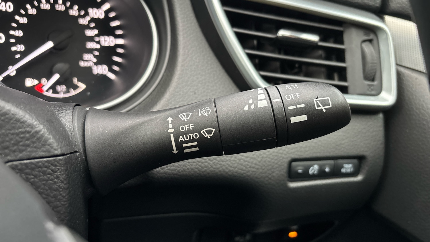 Used Nissan Qashqai 2018 for sale - 76692656: Photo 25