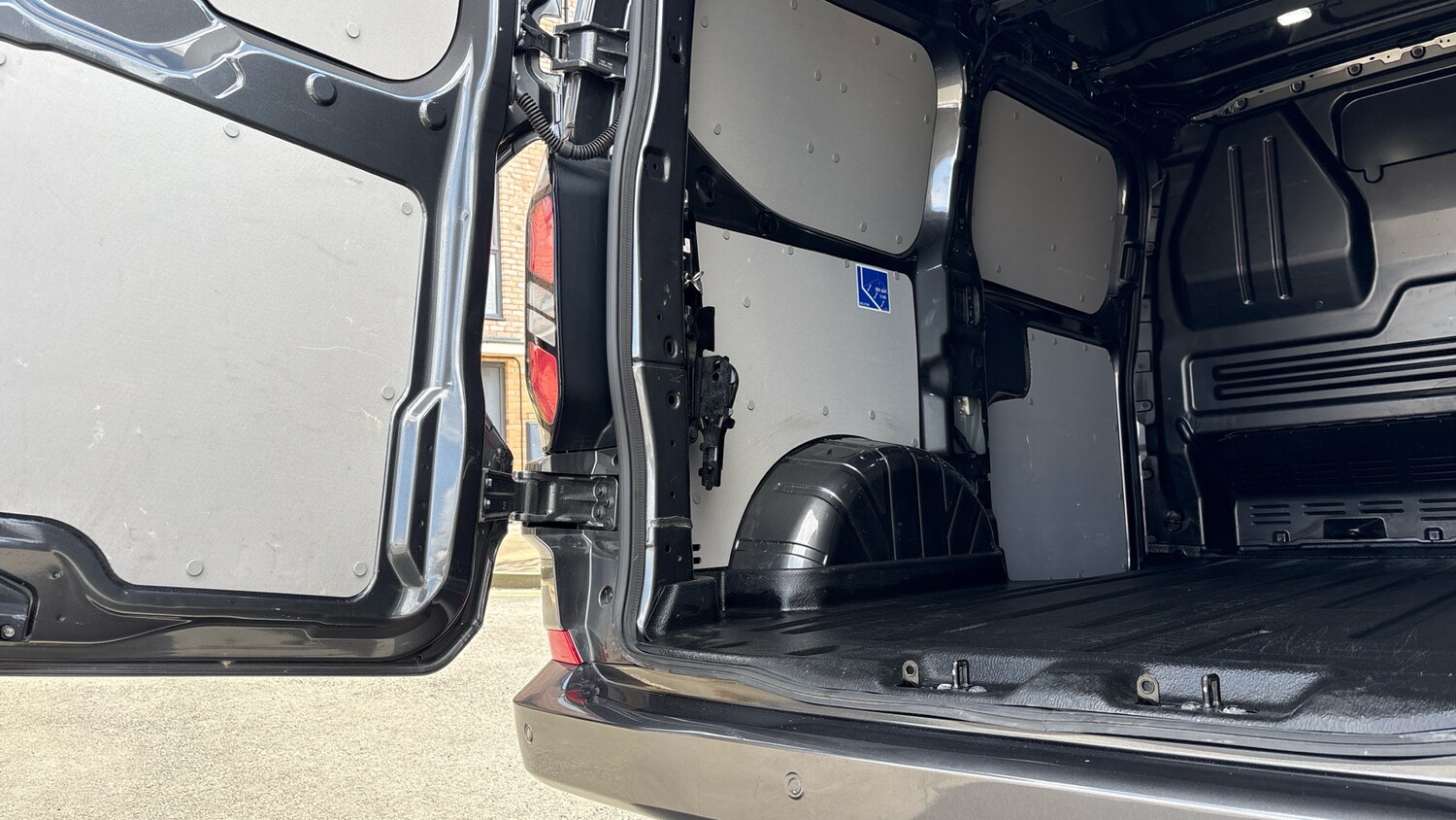 Used Ford Transit Custom 2024 for sale - 78090565: Photo 38