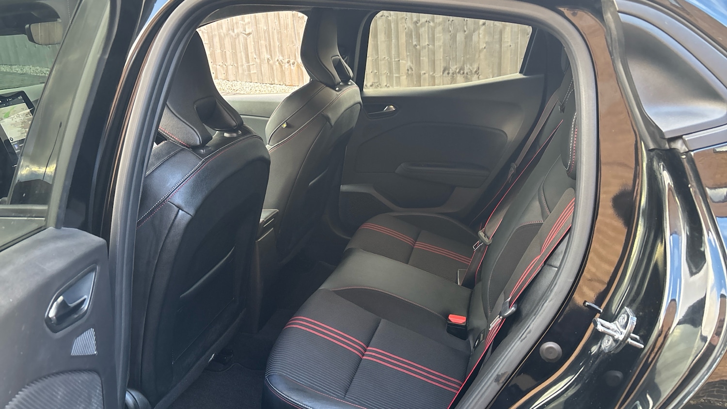 Used Renault Clio 2022 for sale - 76330349: Photo 16