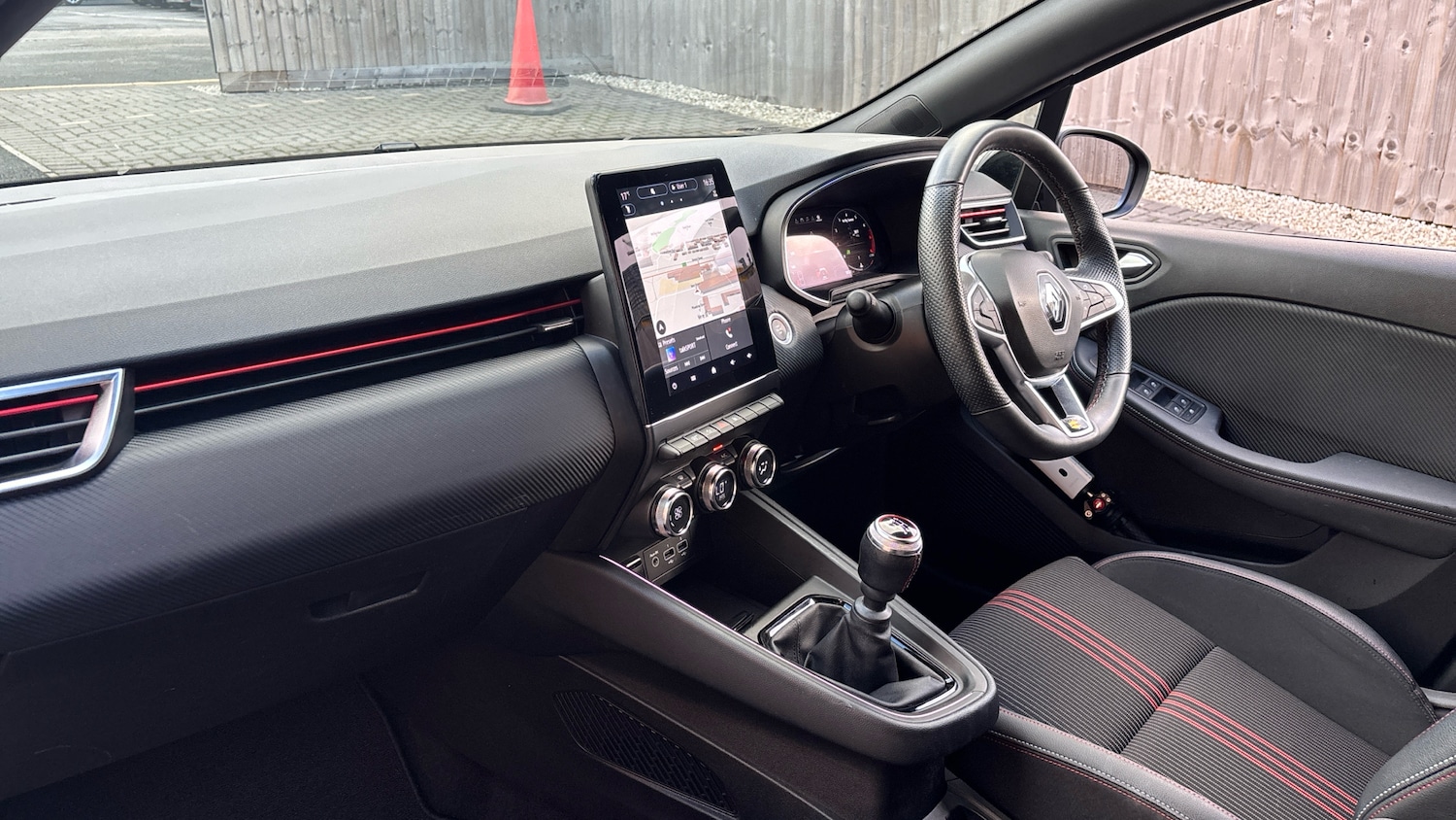 Used Renault Clio 2022 for sale - 76330349: Photo 9