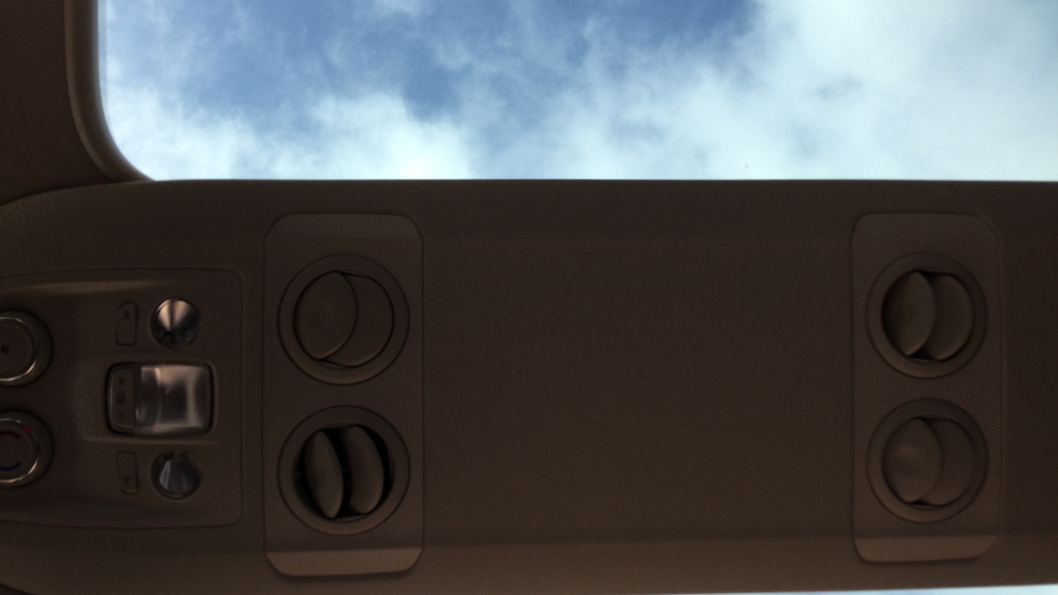 Used Peugeot Traveller 2018 for sale - 77656086: Photo 37