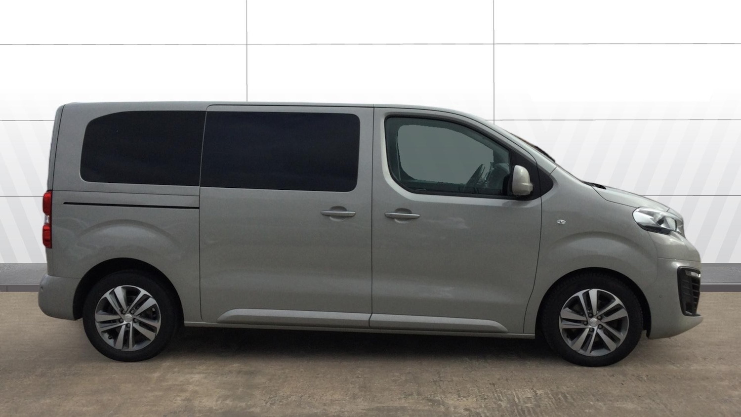 Used Peugeot Traveller 2018 for sale - 77656086: Photo 5