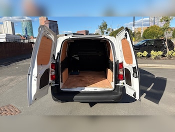 Used Citroen Berlingo 2024 for sale - 76055956: Photo