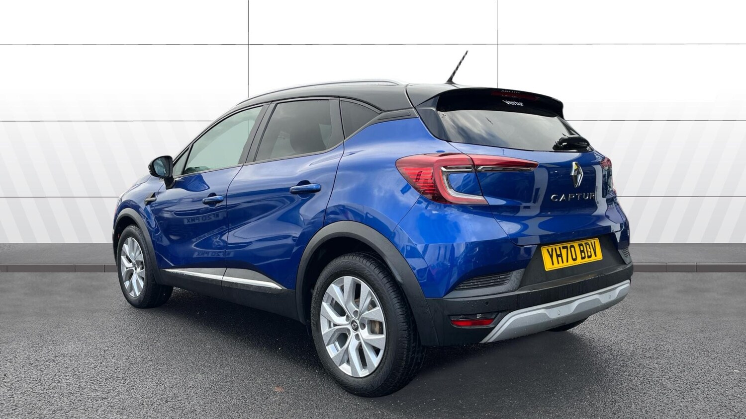 Used Renault Captur 2020 for sale - 77643601: Photo 2