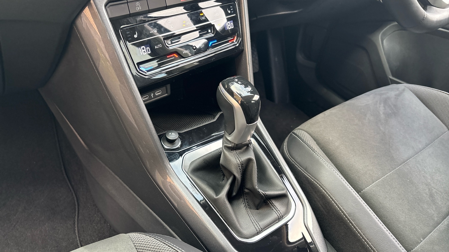 Used Volkswagen T-Roc 2023 for sale - 76577030: Photo 13