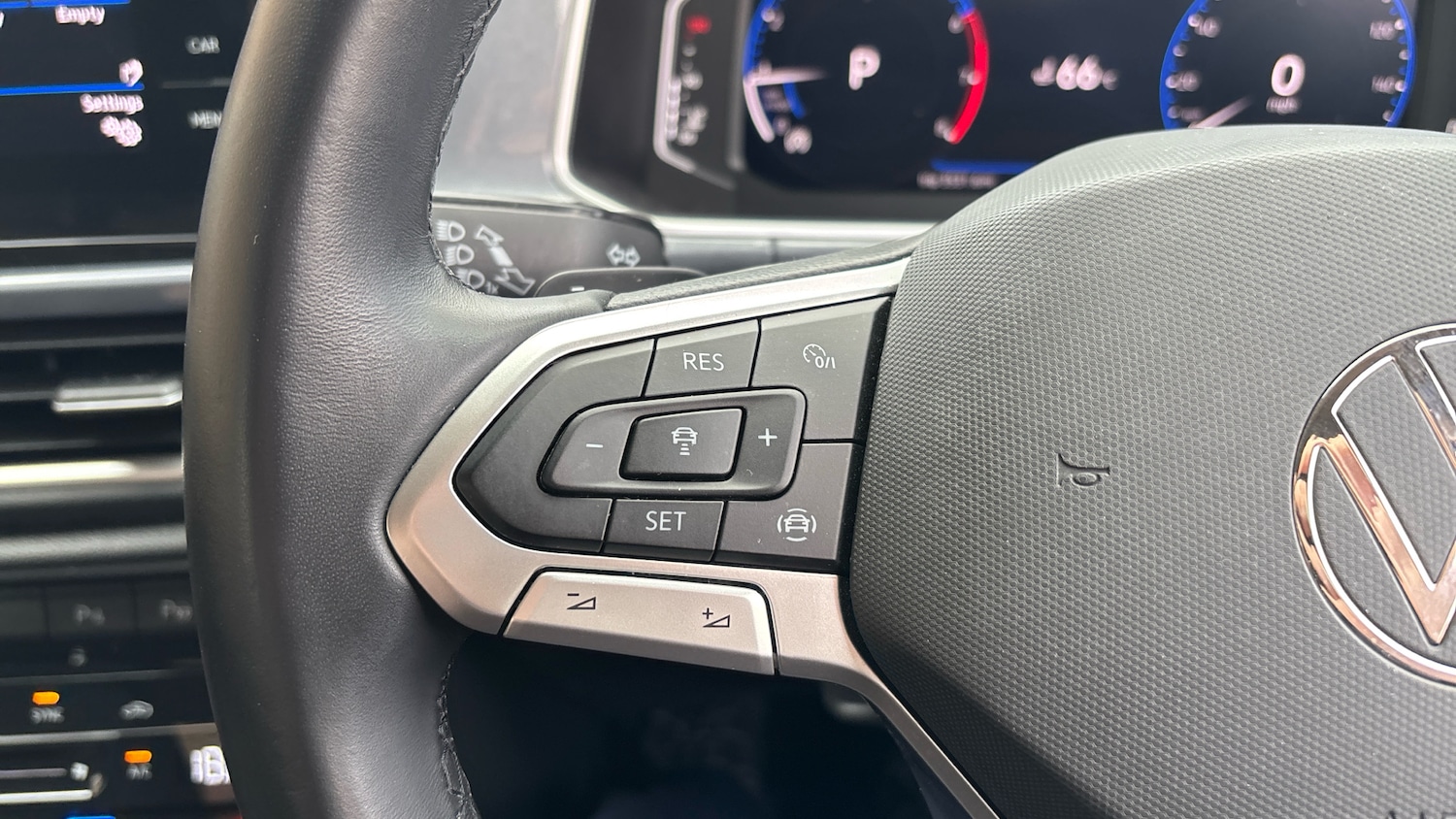 Used Volkswagen T-Roc 2023 for sale - 76577030: Photo 23