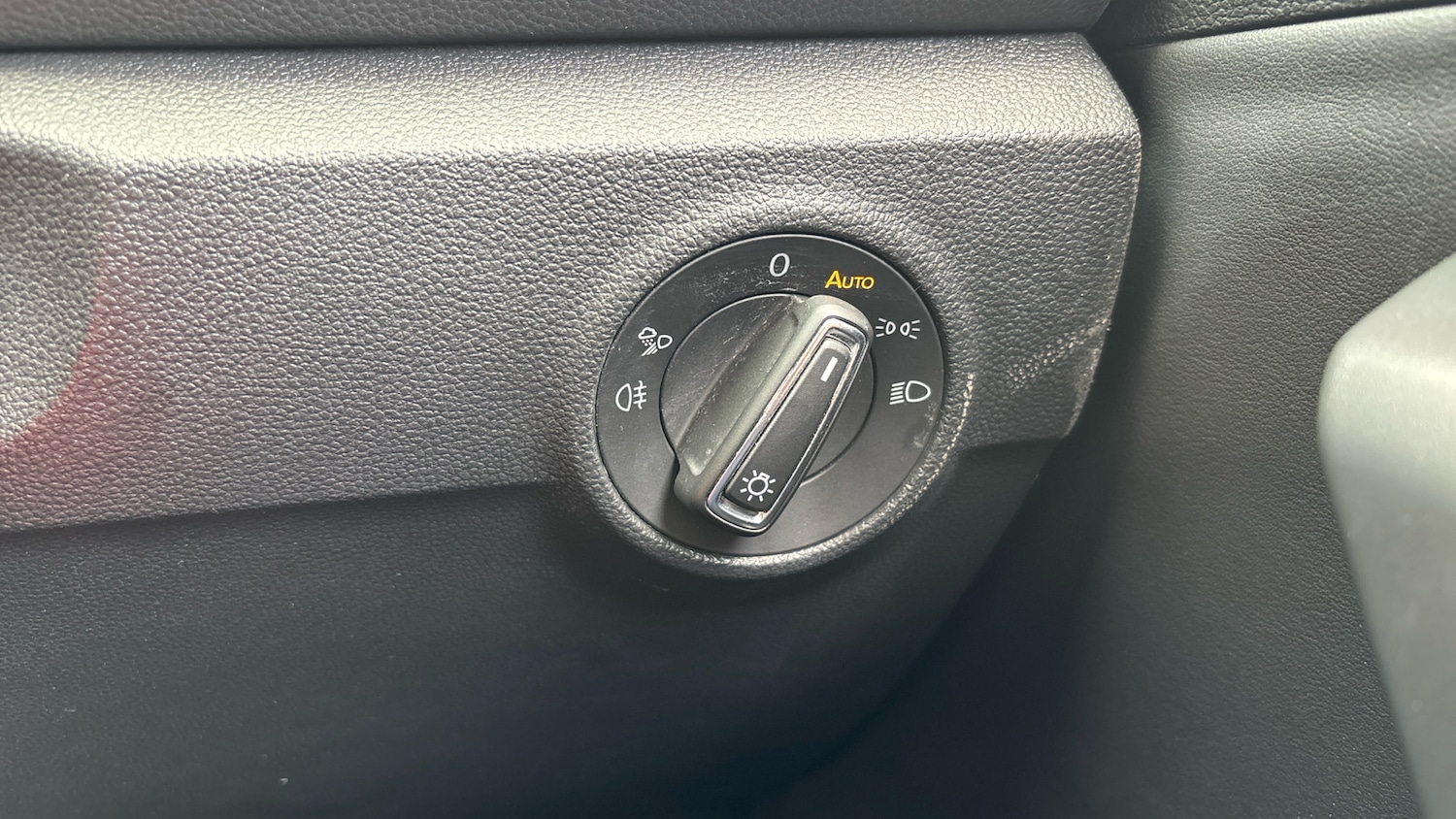 Used Volkswagen T-Roc 2023 for sale - 76577030: Photo 27