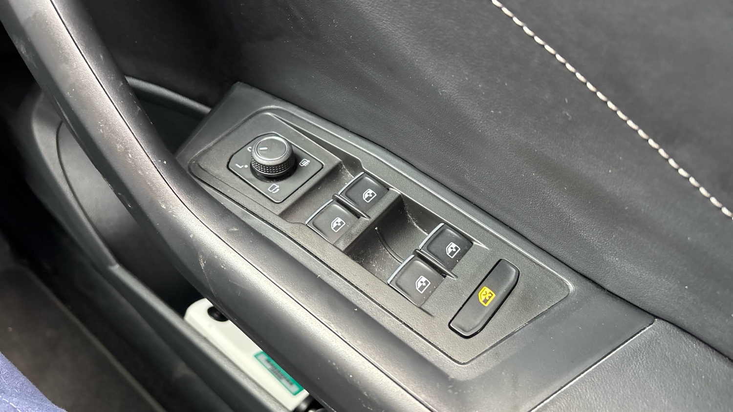 Used Volkswagen T-Roc 2023 for sale - 76577030: Photo 28