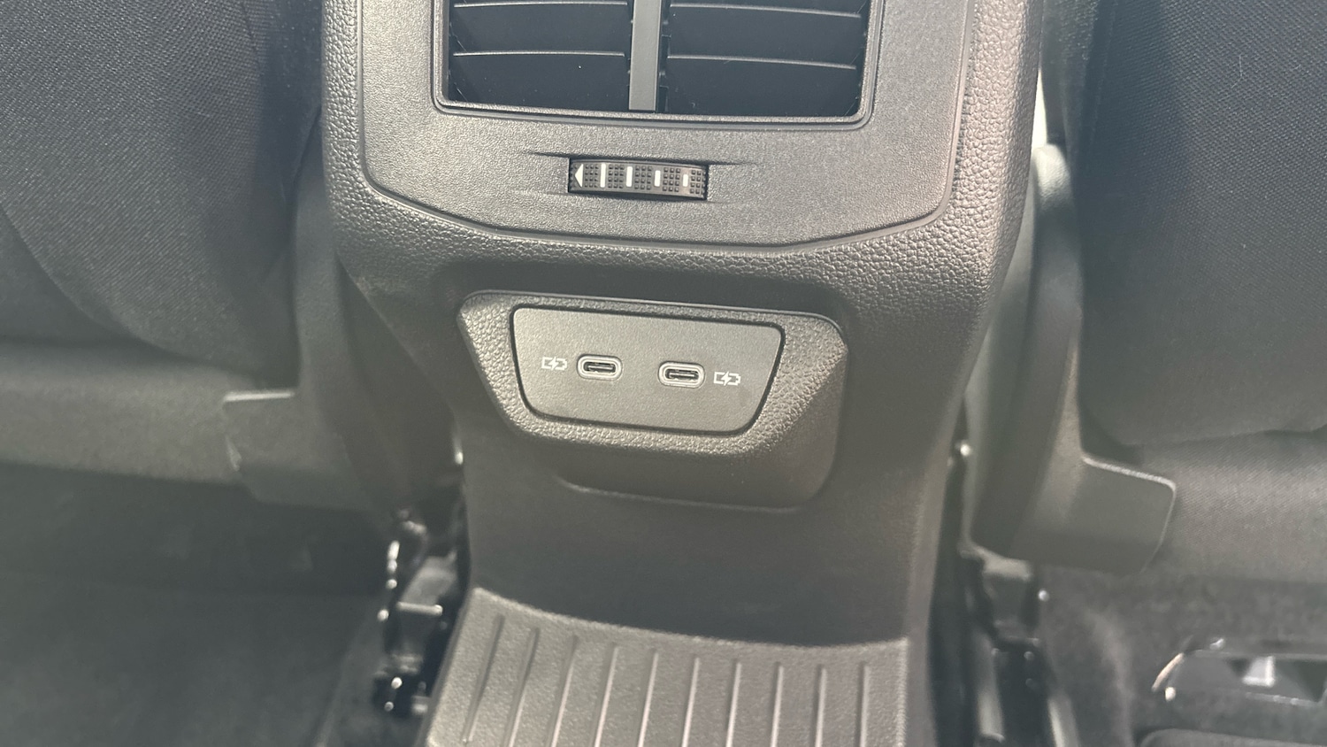 Used Volkswagen T-Roc 2023 for sale - 76577030: Photo 38