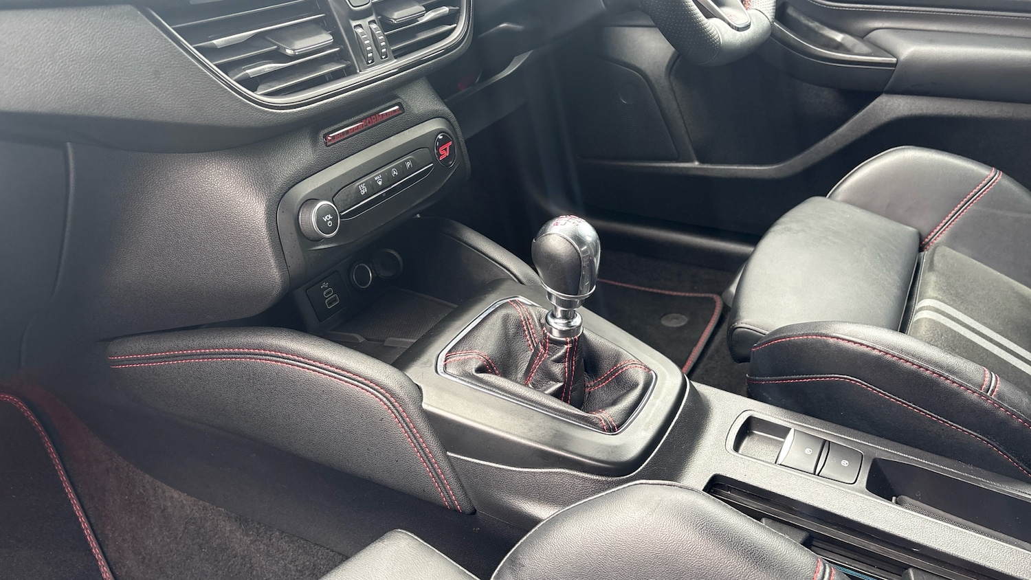 Used Ford Focus 2023 for sale - 78105432: Photo 13