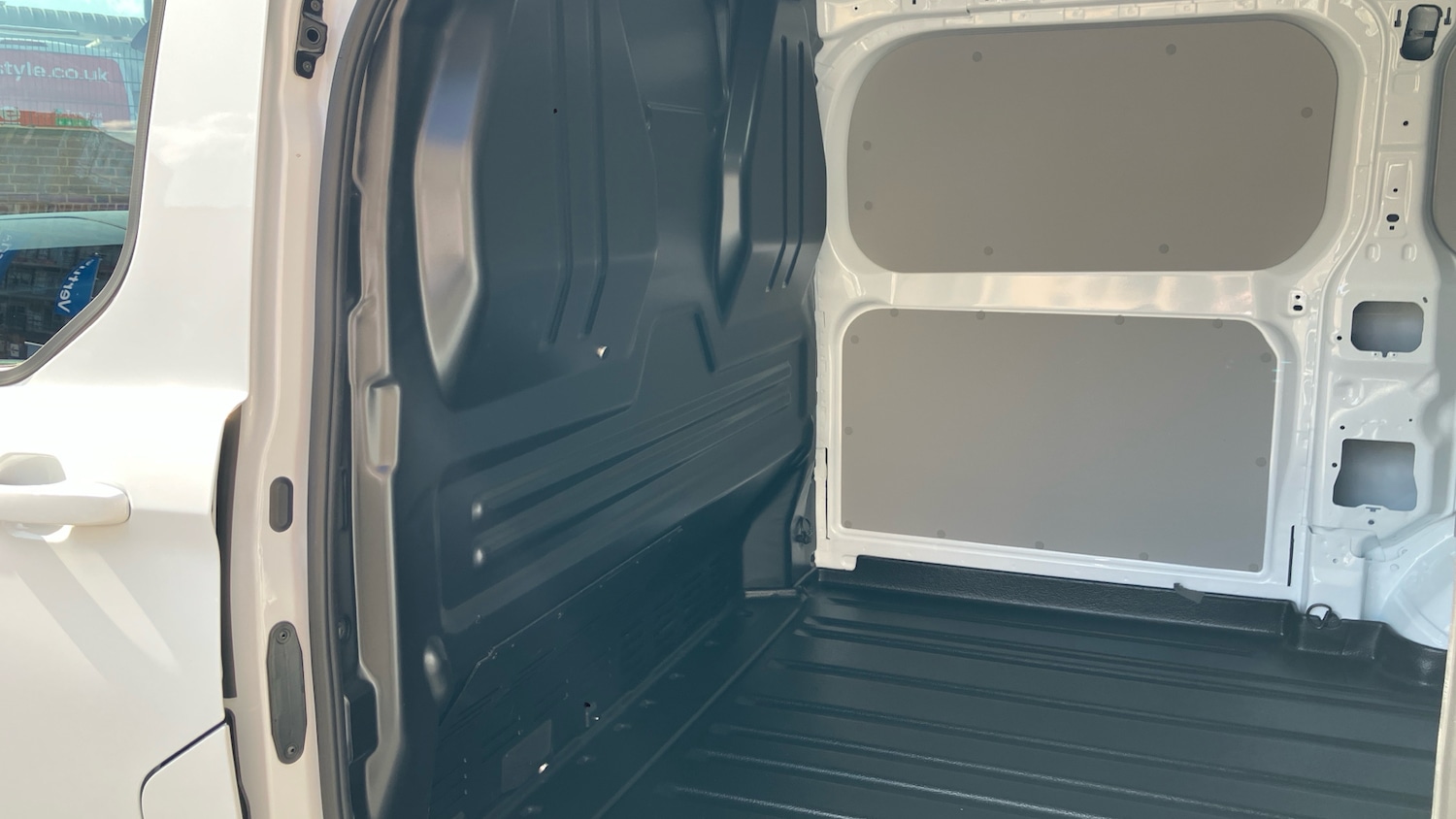 Used Ford Transit Custom 2025 for sale - 76265889: Photo 18