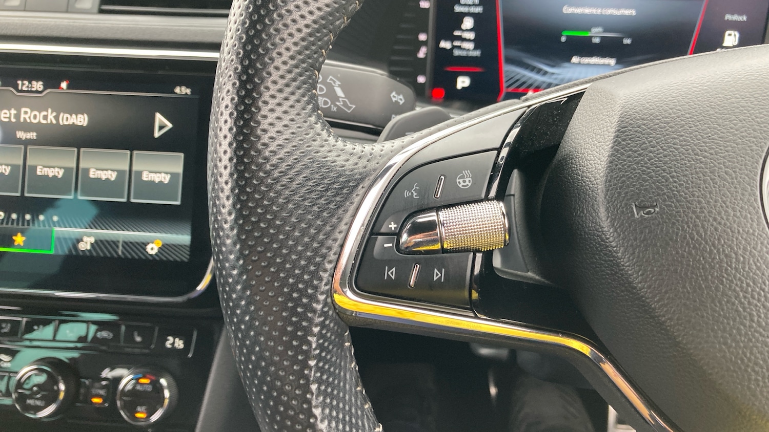 Used Skoda Superb 2024 for sale - 77774383: Photo 17