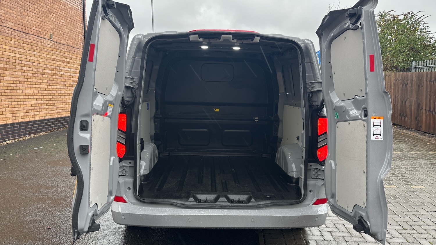 Used Ford Transit Custom 2025 for sale - 76588239: Photo 3