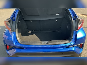Used Toyota C-HR 2019 for sale - 79190305: Photo