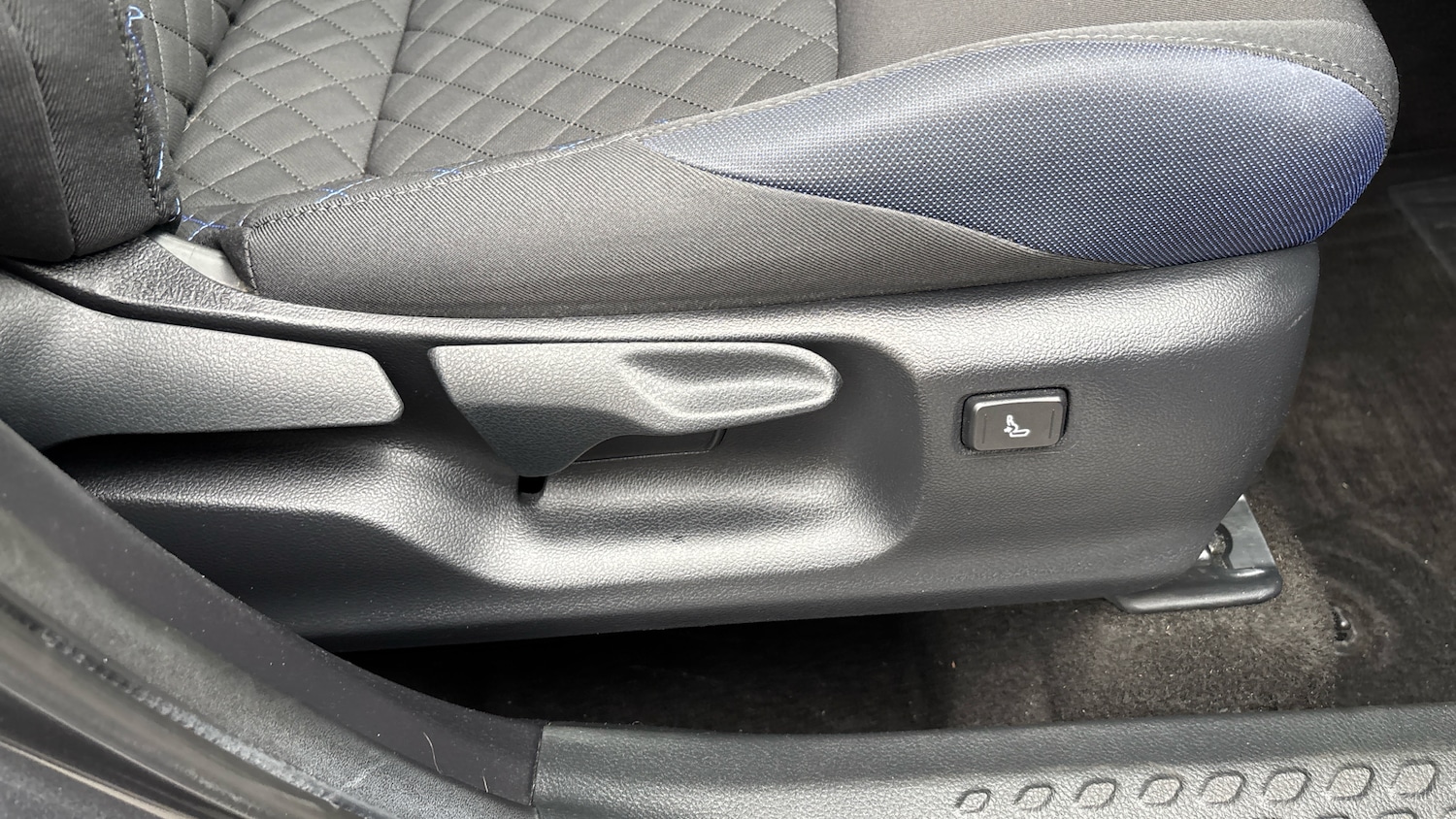 Used Toyota C-HR 2021 for sale - 76319967: Photo 23