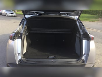 Used Peugeot 2008 2021 for sale - 78365927: Photo