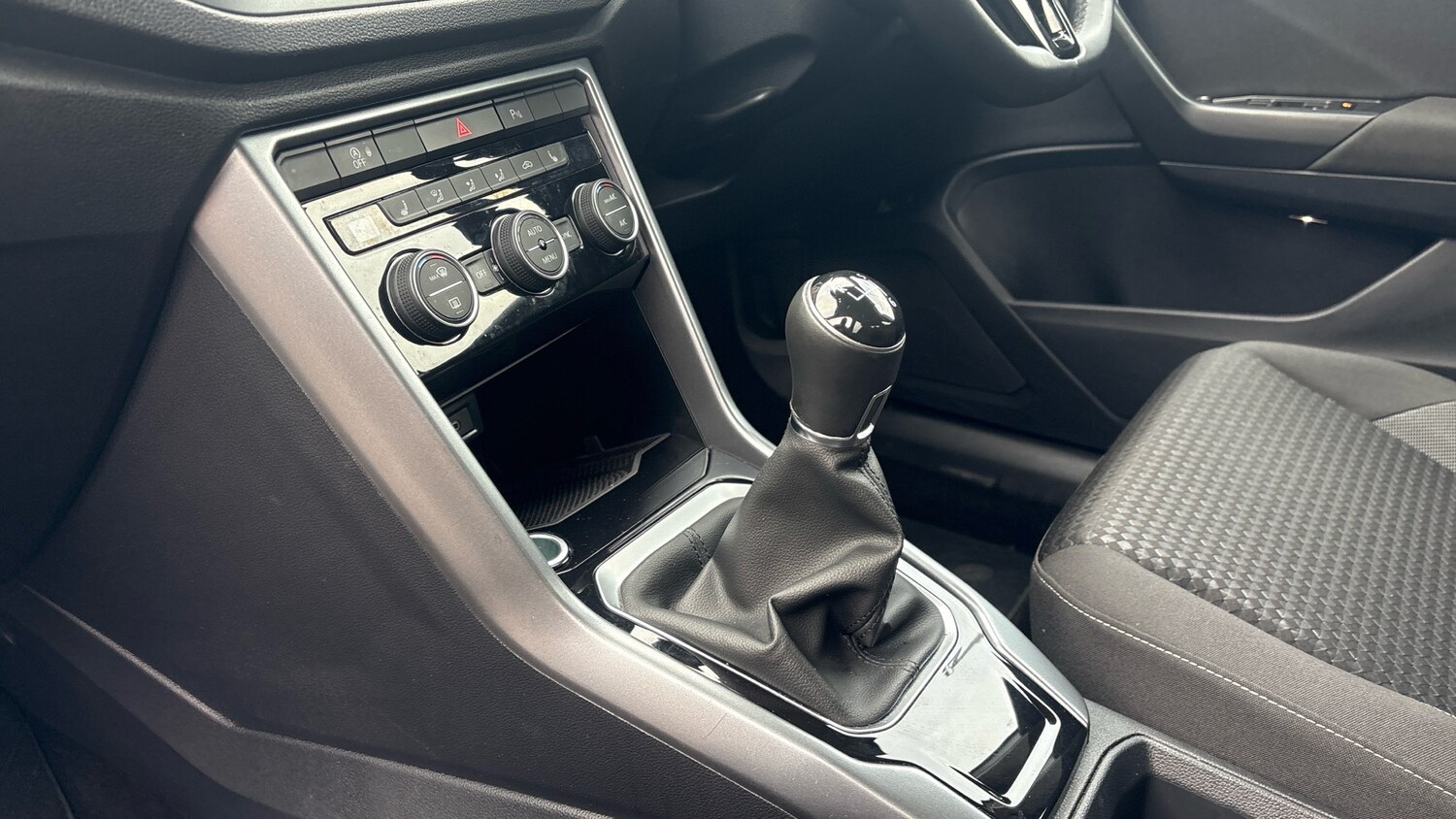 Used Volkswagen T-Roc 2021 for sale - 77651045: Photo 13