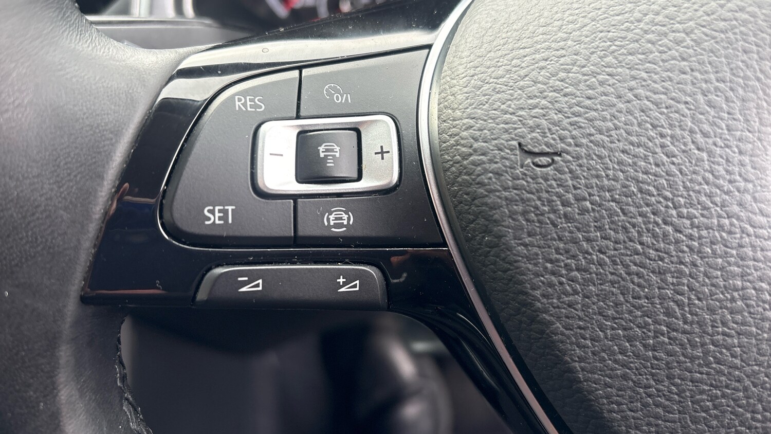 Used Volkswagen T-Roc 2021 for sale - 77651045: Photo 32