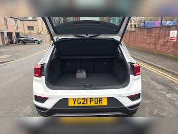 Used Volkswagen T-Roc 2021 for sale - 77651045: Photo