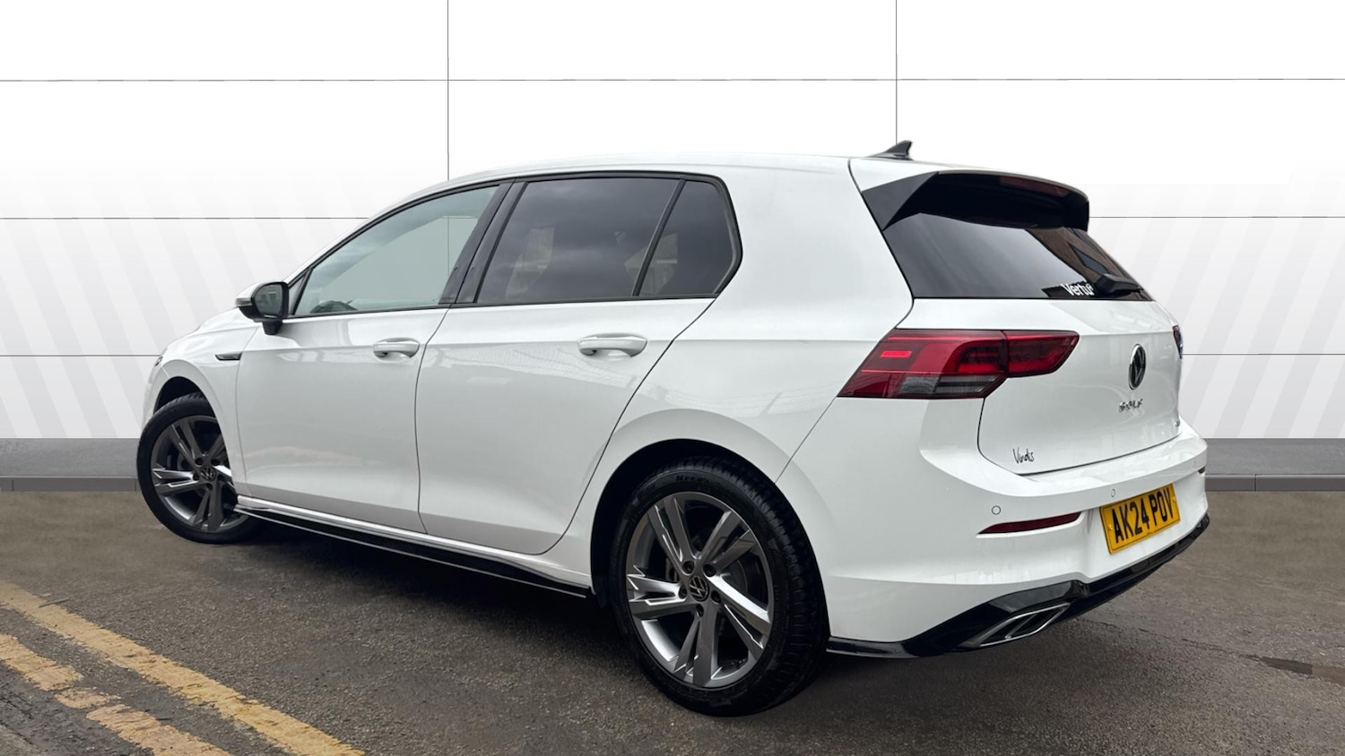 Used Volkswagen Golf 2024 for sale - 77418203: Photo 2