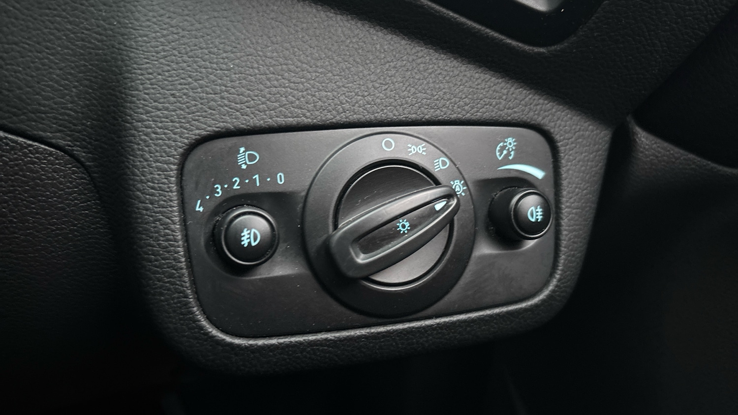 Used Ford Kuga 2019 for sale - 77271230: Photo 25