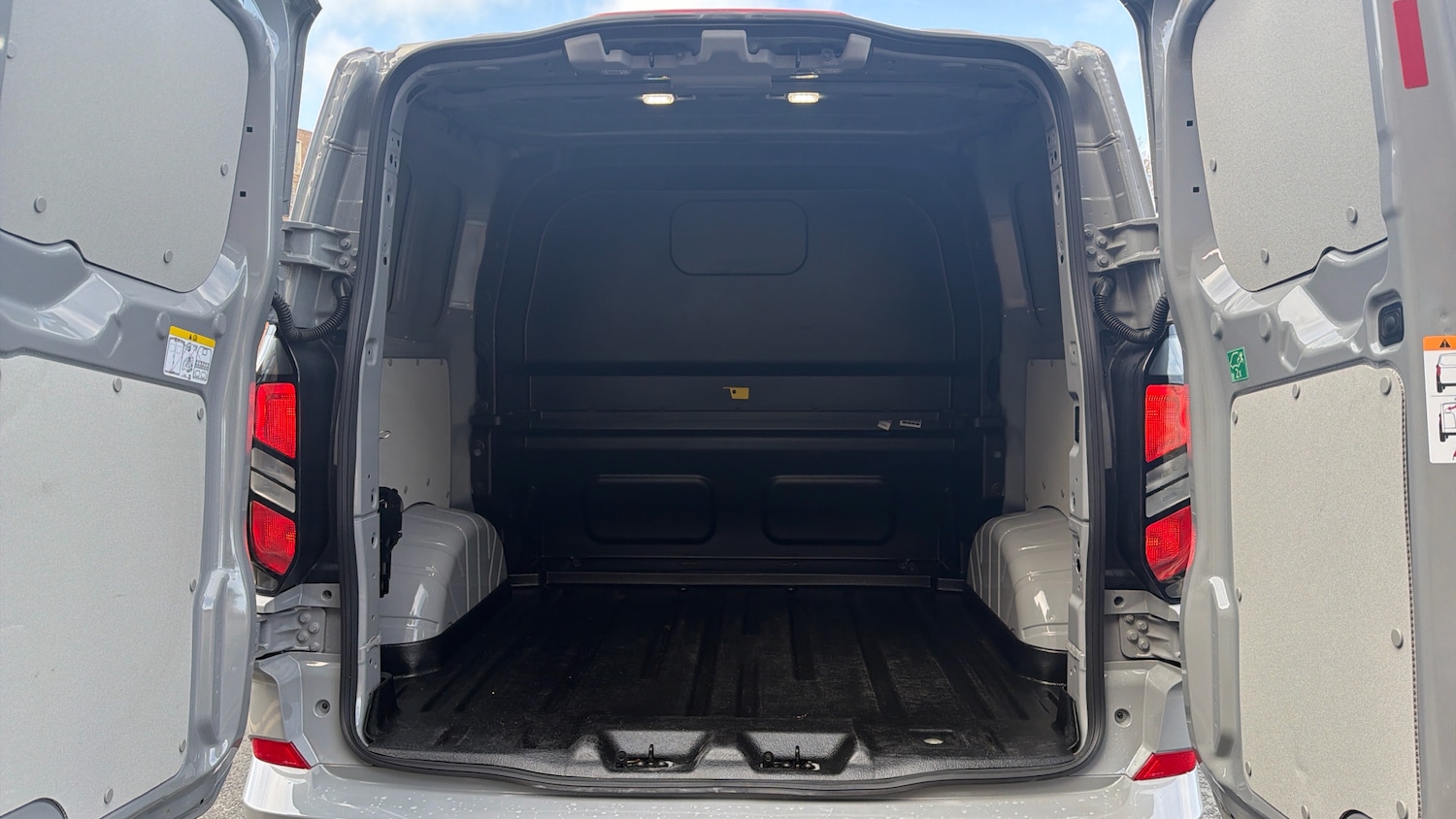 Used Ford Transit Custom 2025 for sale - 77945311: Photo 12