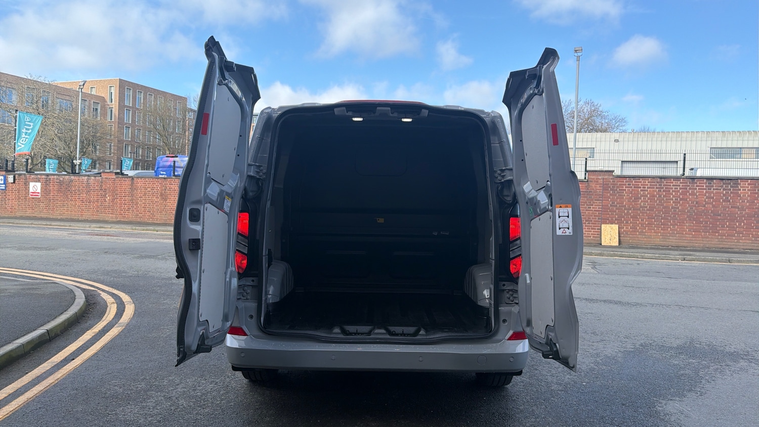 Used Ford Transit Custom 2025 for sale - 77945311: Photo 3