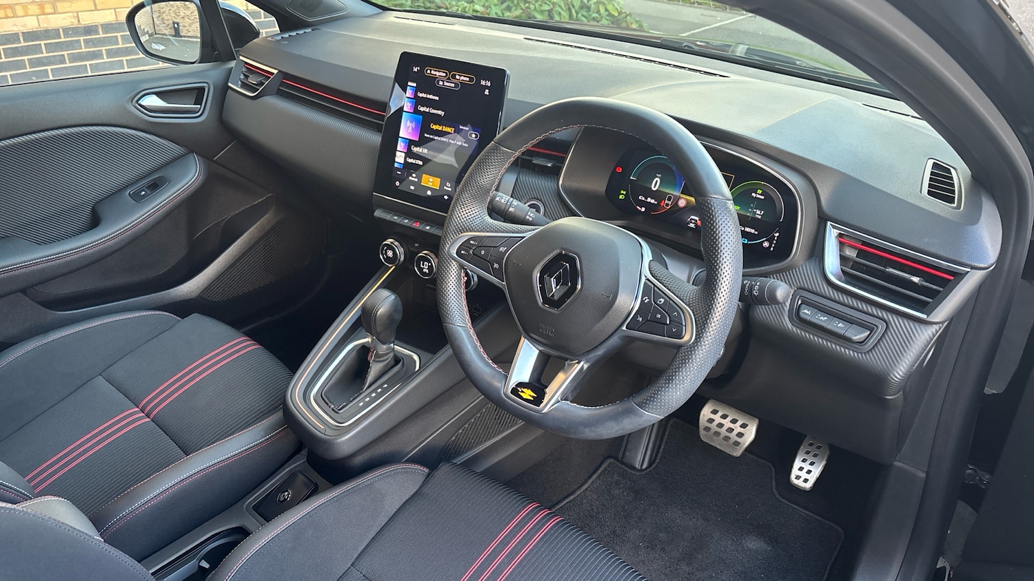 Used Renault Clio 2023 for sale - 76340516: Photo 11