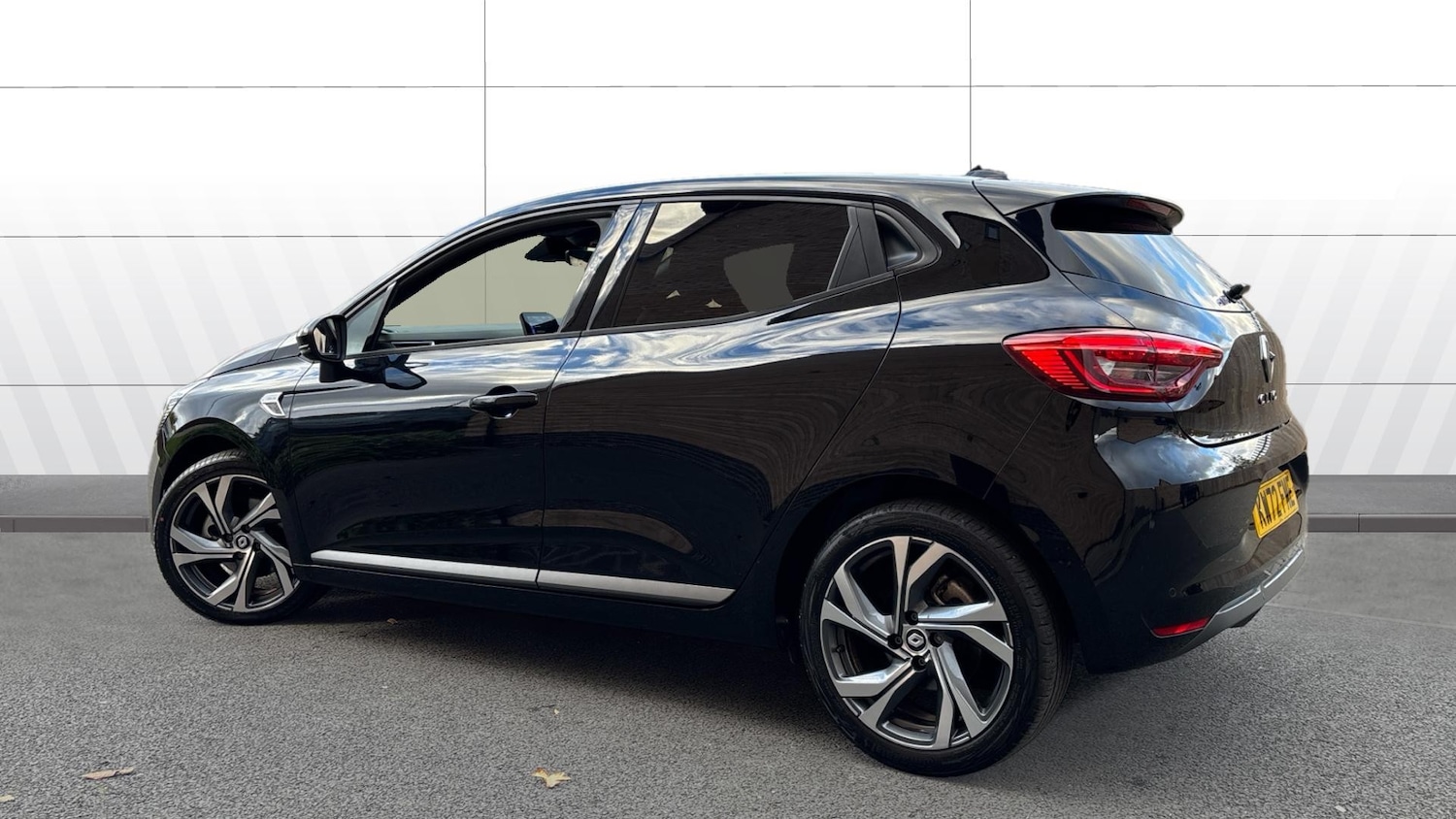 Used Renault Clio 2023 for sale - 76340516: Photo 2