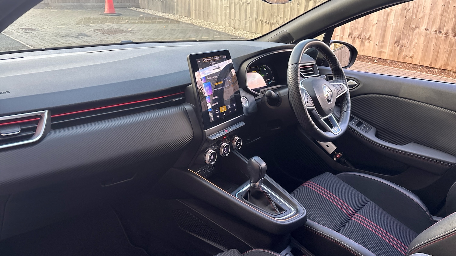 Used Renault Clio 2023 for sale - 76340516: Photo 9