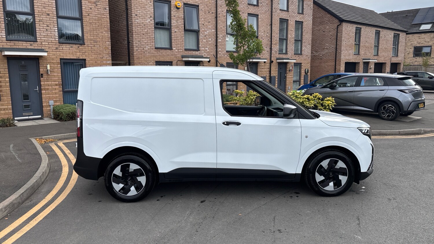 Used Ford Transit Courier 2025 for sale - 76265890: Photo 9