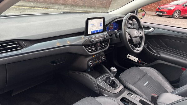 Used Ford Focus 2021 for sale - 76232277: Photo 9