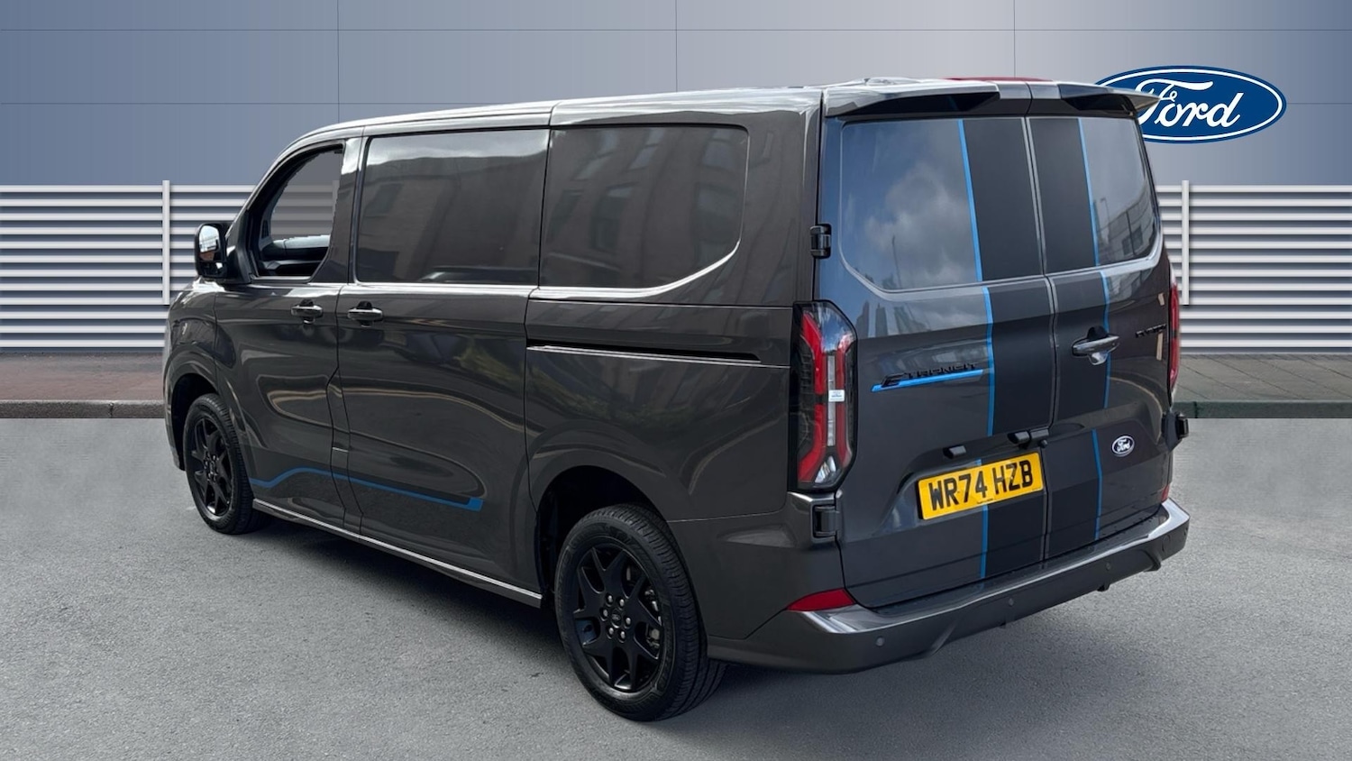 Used Ford Transit Custom 2024 for sale - 77893230: Photo 2