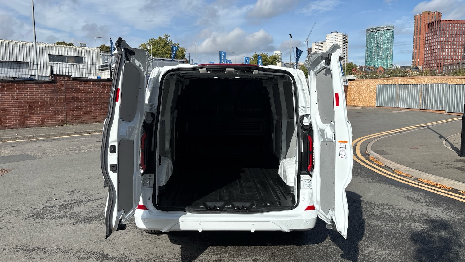 Used Ford Transit Custom 2024 for sale - 76143080: Photo 3