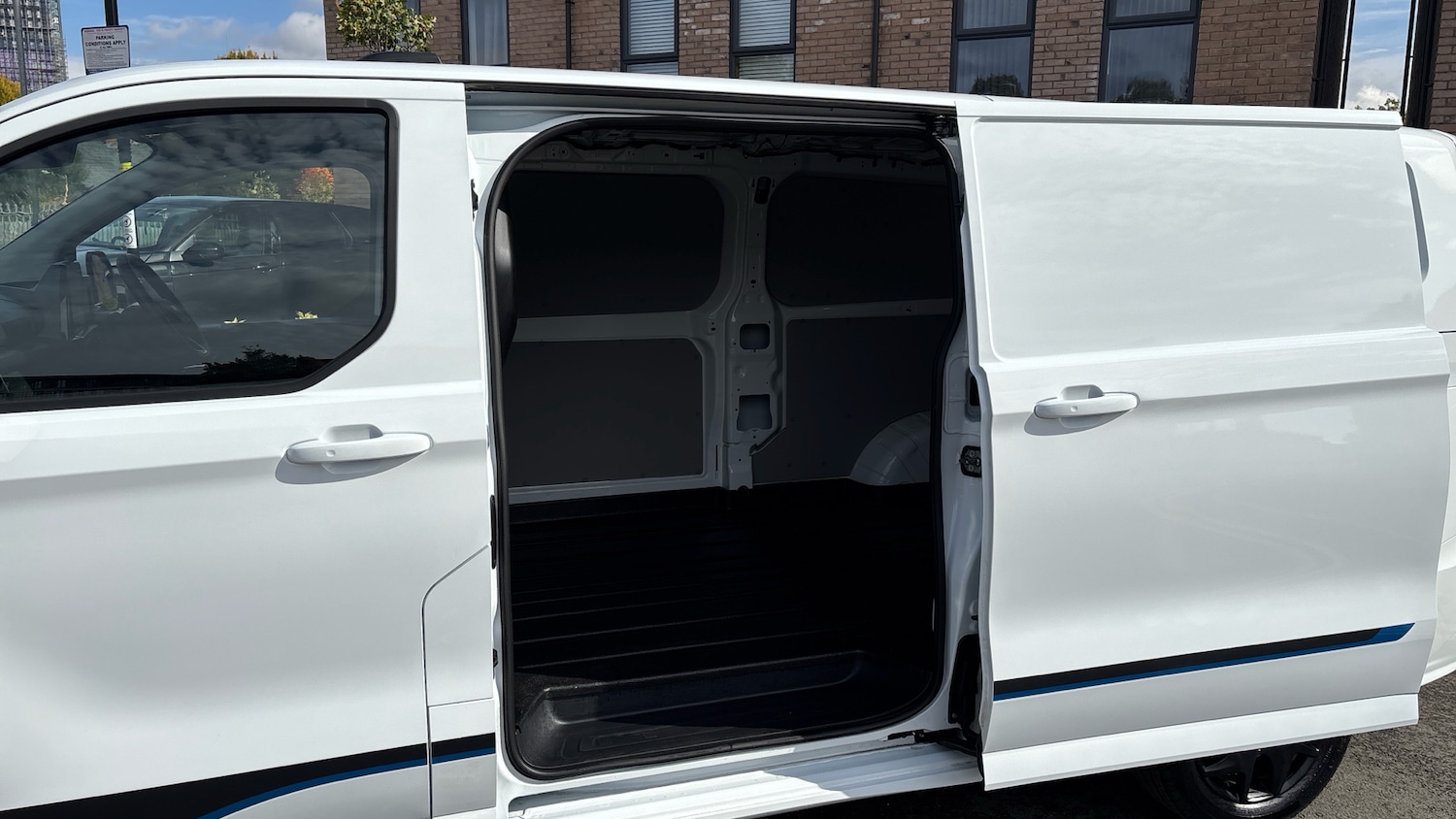 Used Ford Transit Custom 2024 for sale - 76143080: Photo 5
