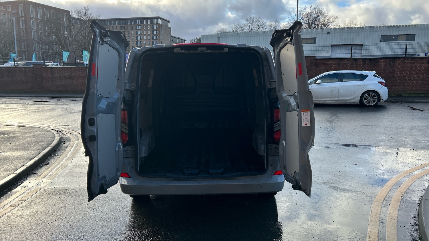 Used Ford Transit Custom 2024 for sale - 77629212: Photo 3