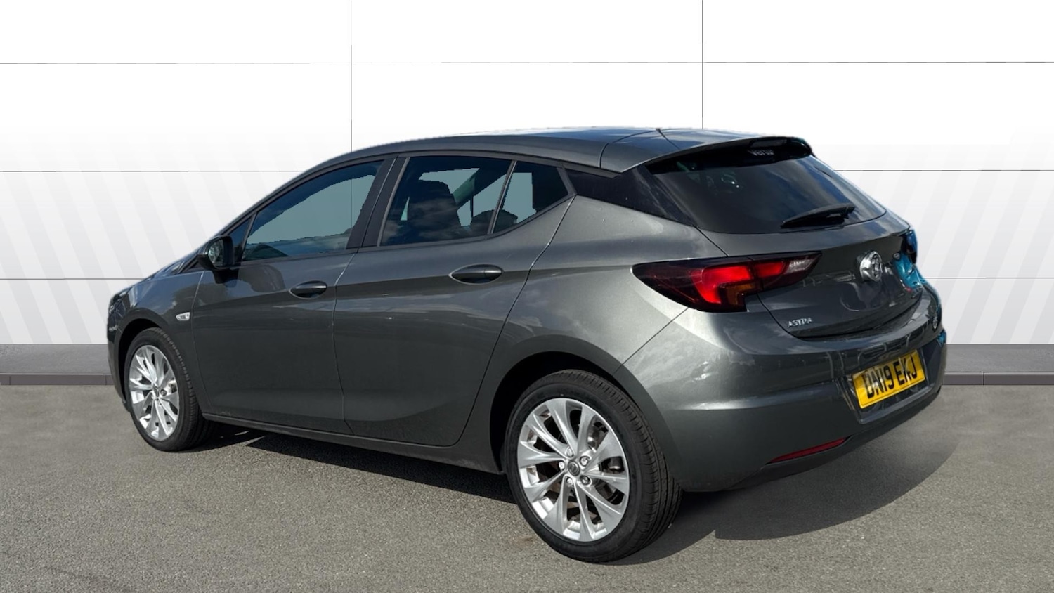 Used Vauxhall Astra 2019 for sale - 76366271: Photo 2