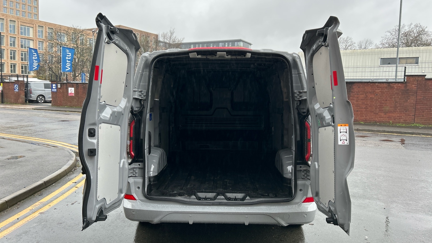 Used Ford Transit Custom 2024 for sale - 76979329: Photo 3