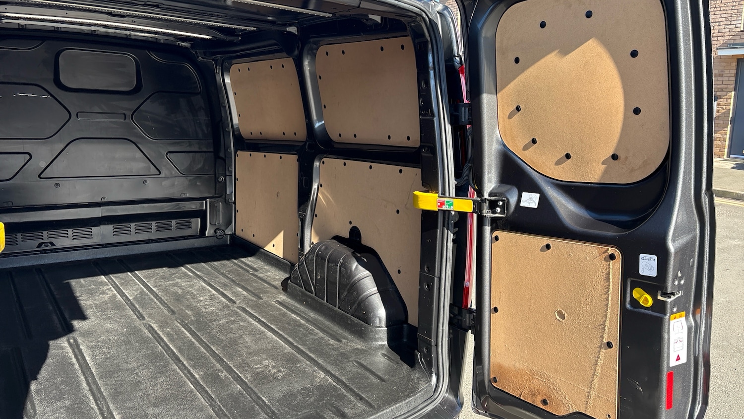 Used Ford Transit Custom 2023 for sale - 77945323: Photo 39