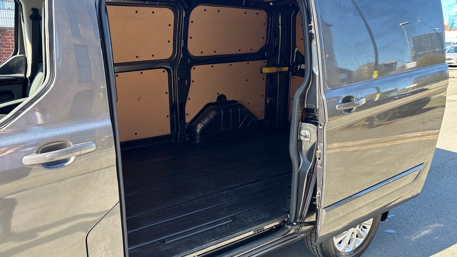 Used Ford Transit Custom 2023 for sale - 77945323: Photo 5