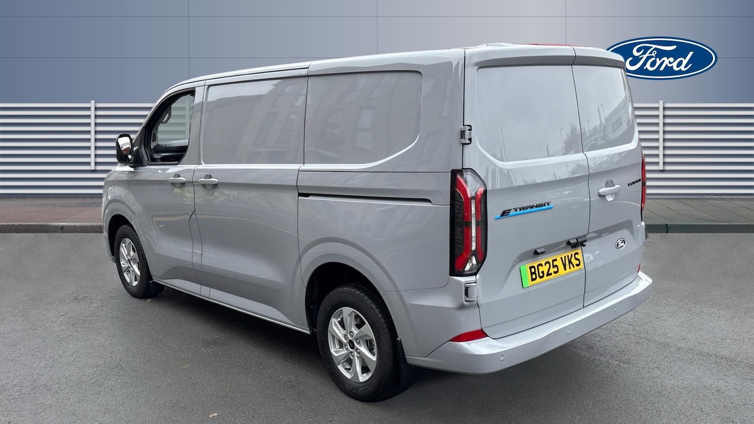 Used Ford Transit Custom 2025 for sale - 76477116: Photo 2