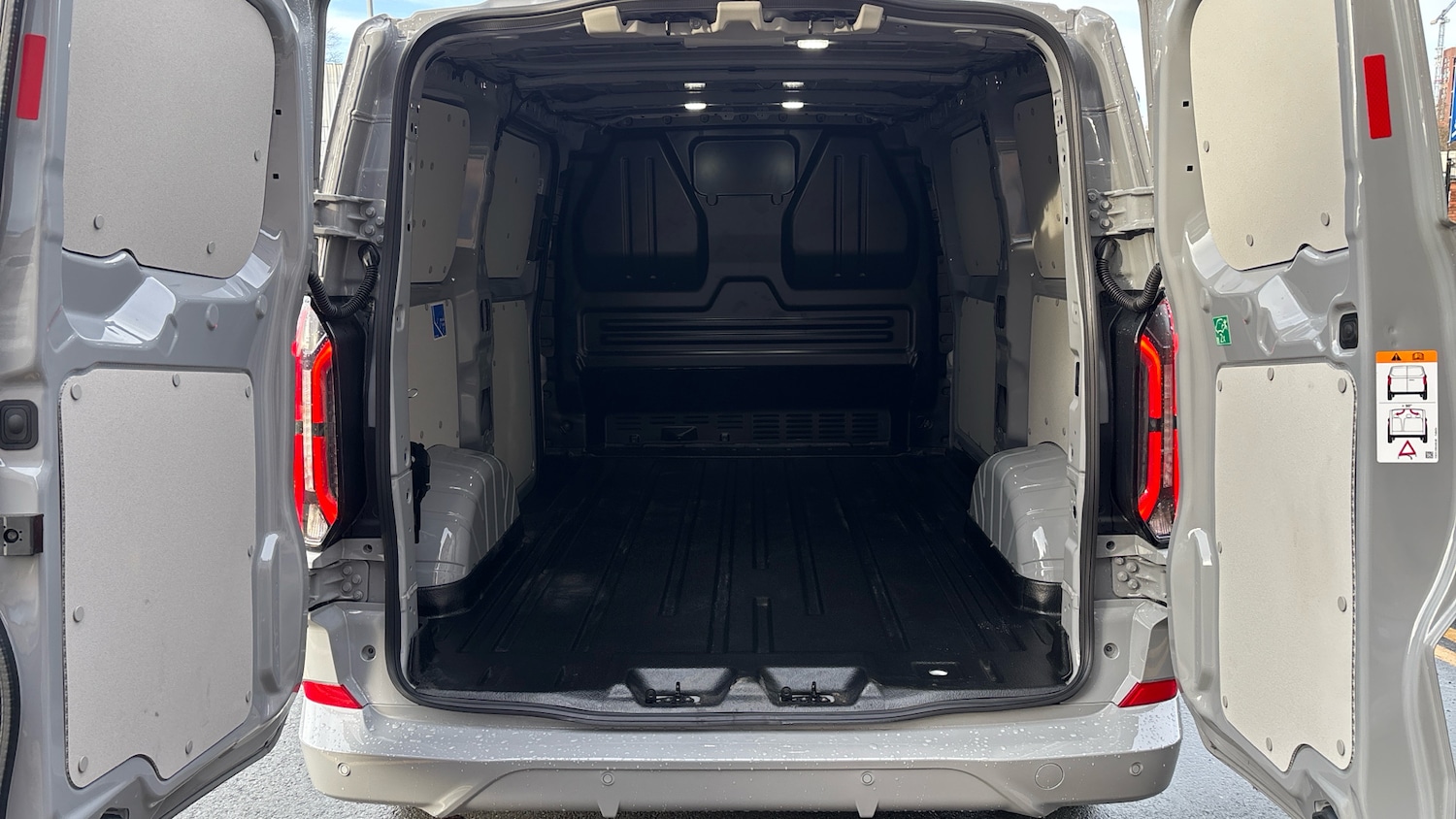 Used Ford Transit Custom 2025 for sale - 76963209: Photo 12