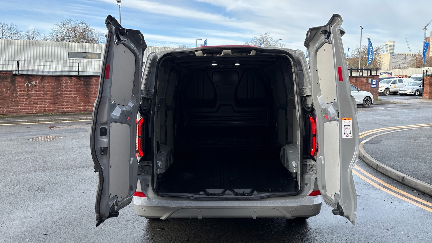 Used Ford Transit Custom 2025 for sale - 76963209: Photo 3