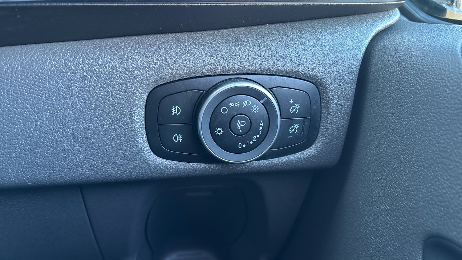 Used Ford Tourneo Custom 2020 for sale - 77007978: Photo 28