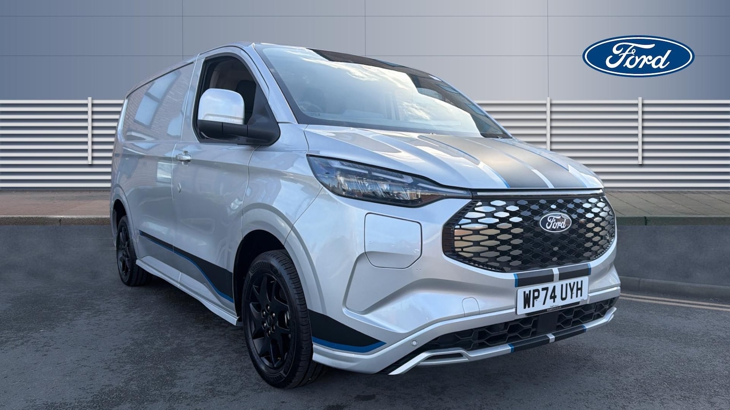 Used Ford Transit Custom 2024 for sale - 77962182: Photo 1