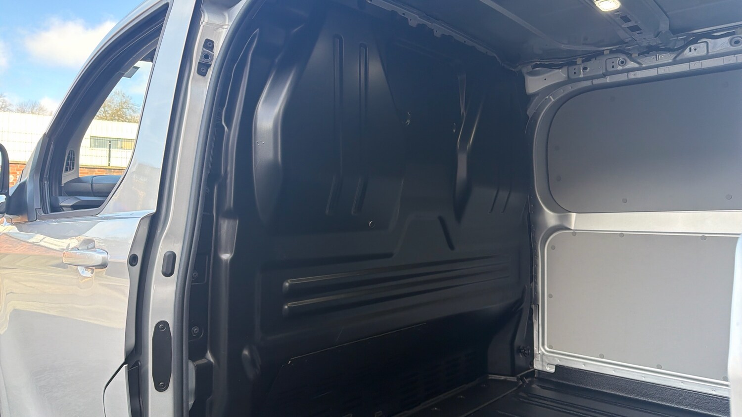 Used Ford Transit Custom 2024 for sale - 77962182: Photo 18