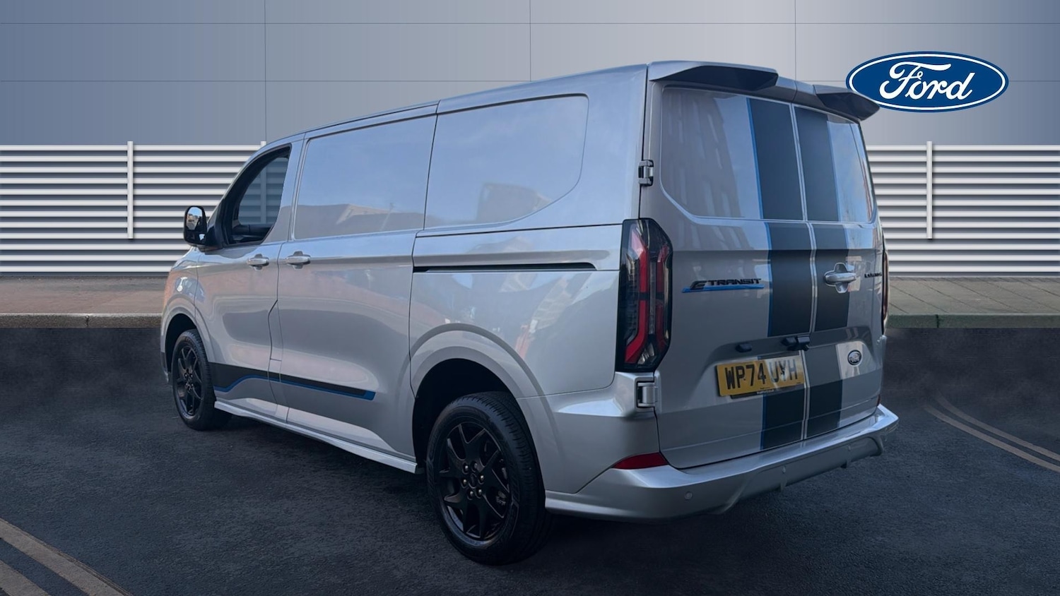 Used Ford Transit Custom 2024 for sale - 77962182: Photo 2