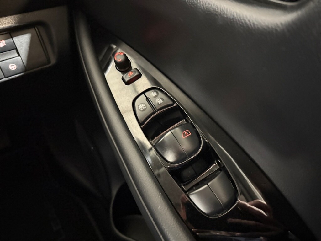 Used Nissan Leaf 2018 for sale - 76739728: Photo 16