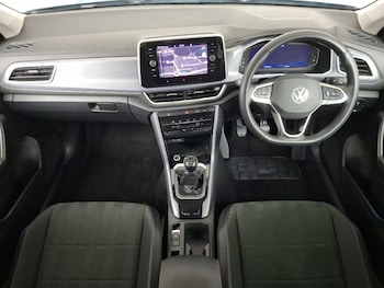 Used Volkswagen T-Roc 2024 for sale - 79113100: Photo